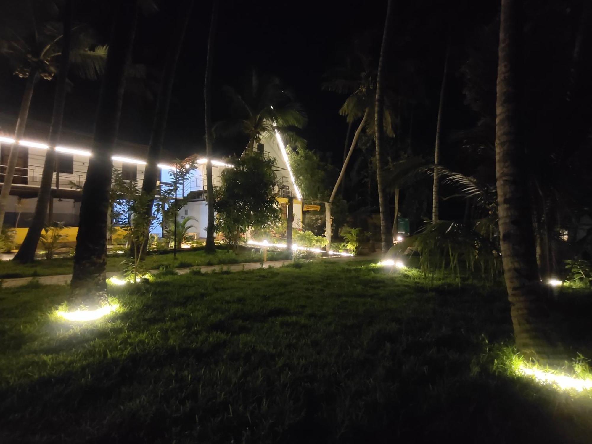 Pv Cottages - Serenity Beach Пудучеррі Екстер'єр фото